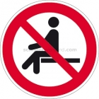 Sitzen verboten nach ISO 7010 (P 018)